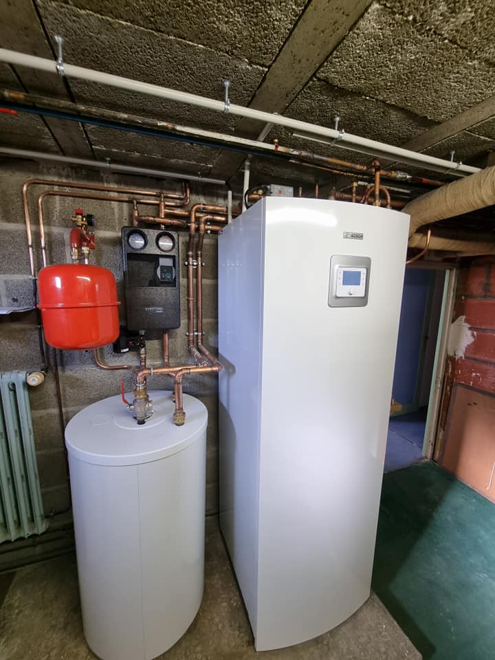 Chauffe-eau et tuyauterie générale d'une habitation