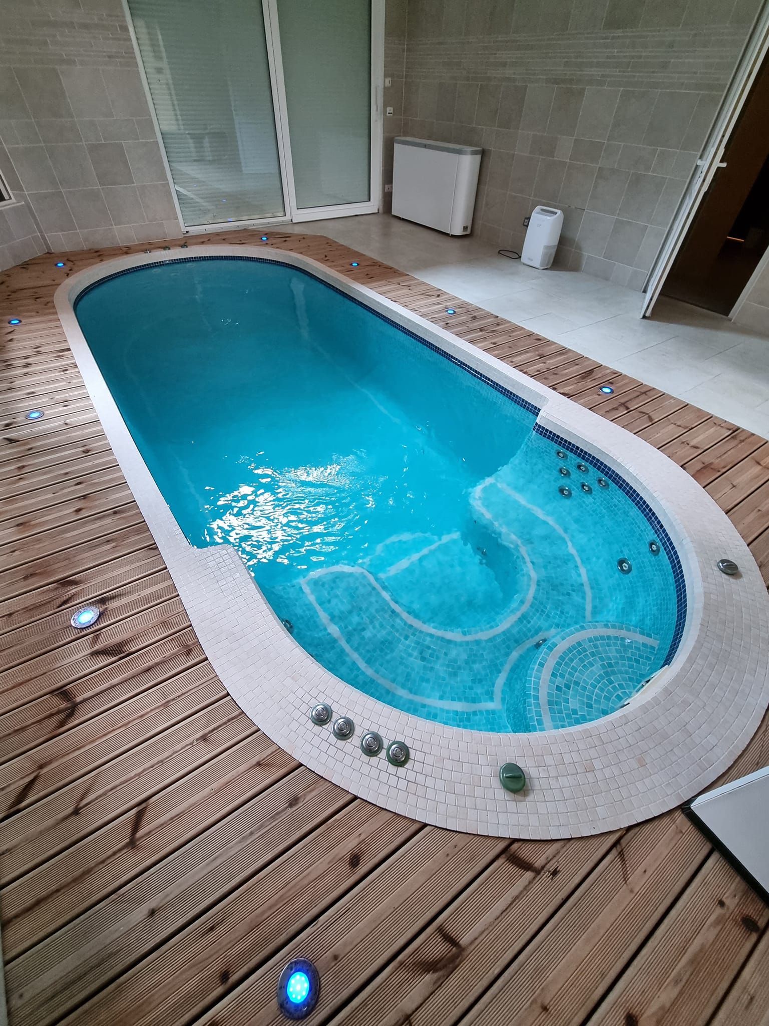 Réalisation du raccordement à l'eau et de l'évacuation du Jacuzzi