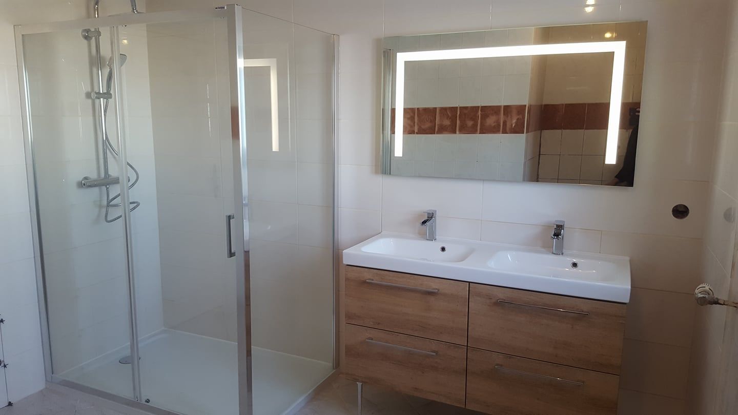 Salle de bains ton blanc