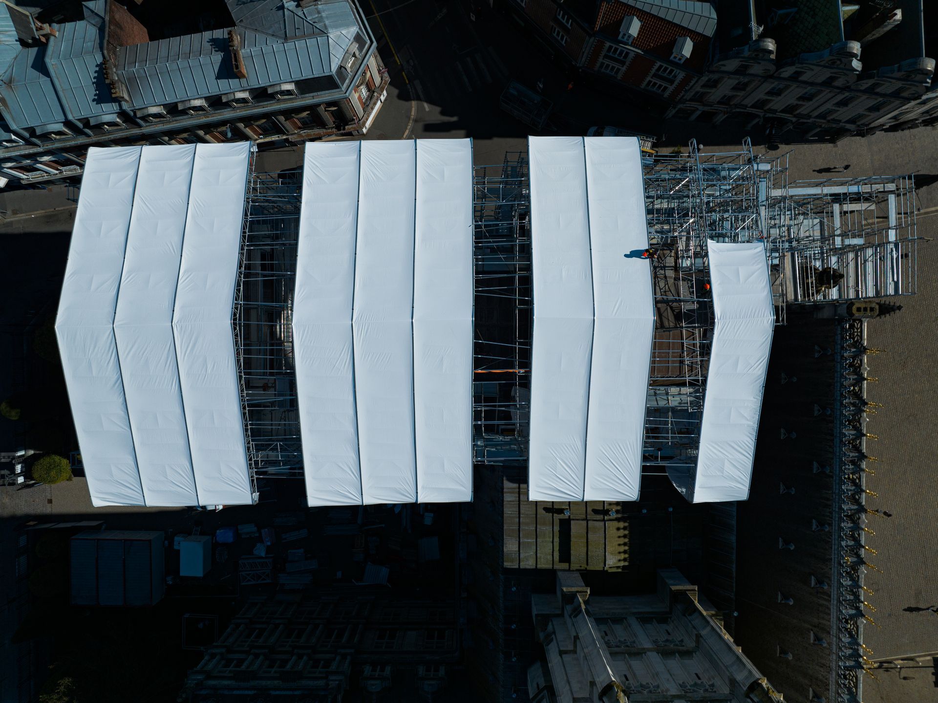 Cadre en H sur façade