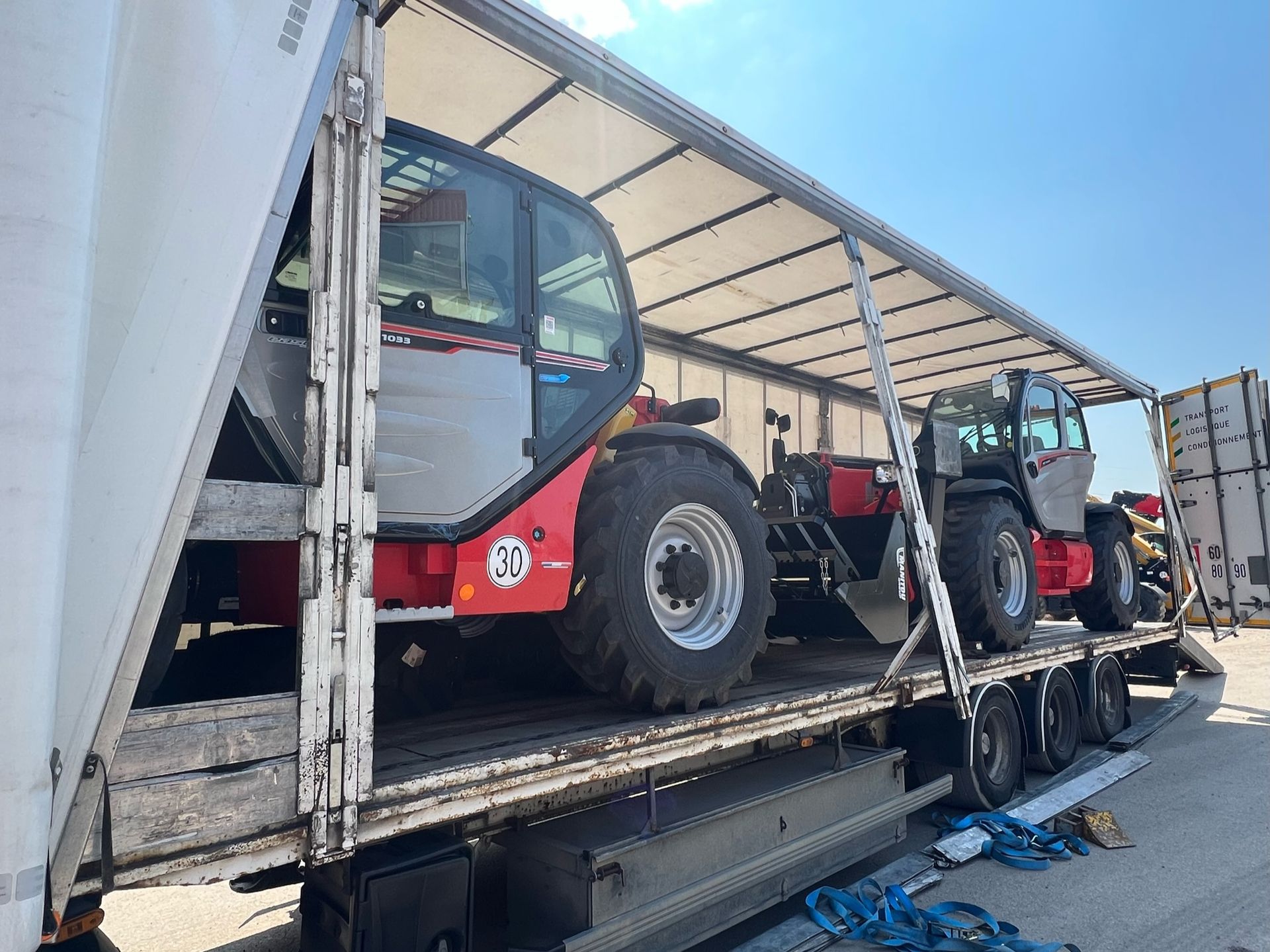 Chariots dans un camion
