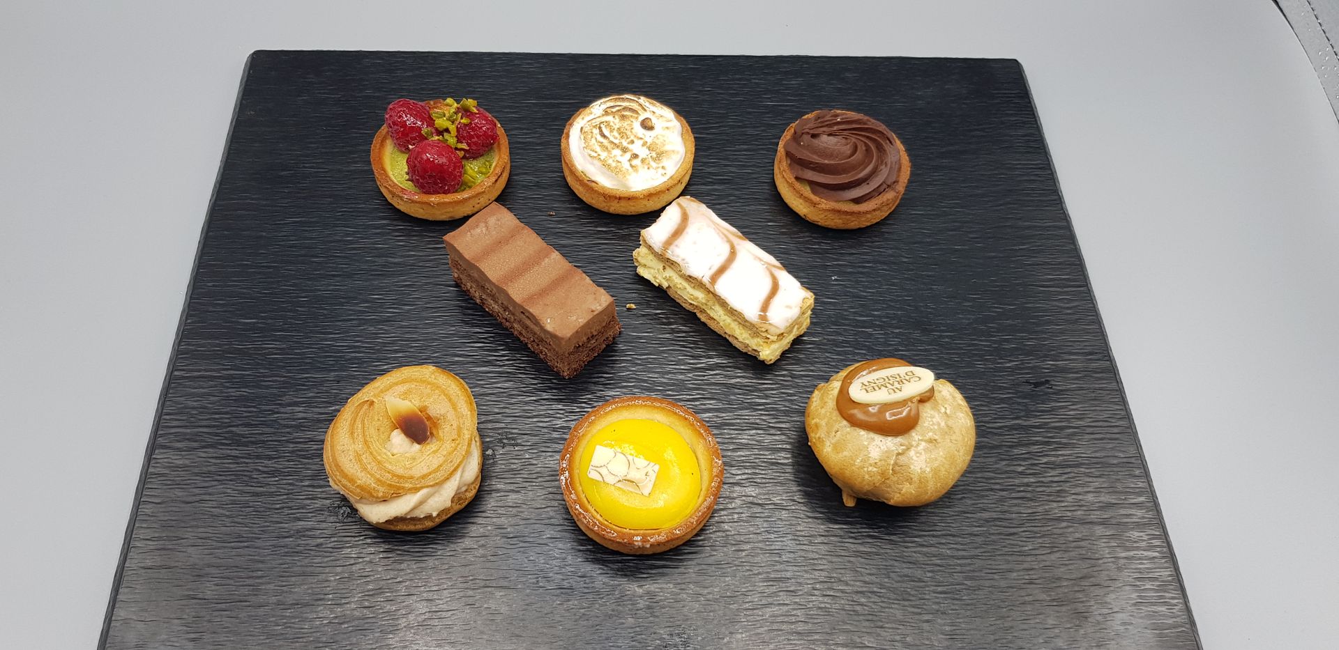 Assiette de minivienoiseries variées