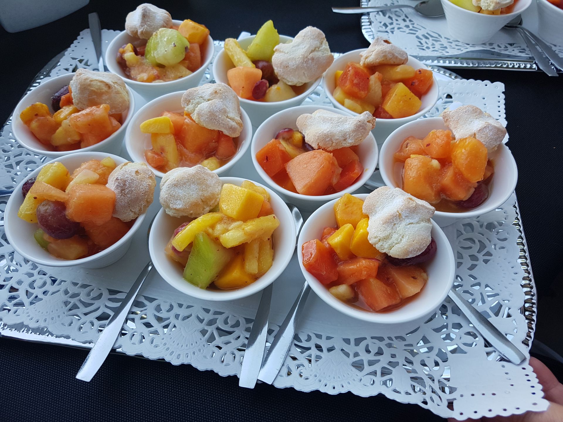 Petits ramequins de fruits et légumes