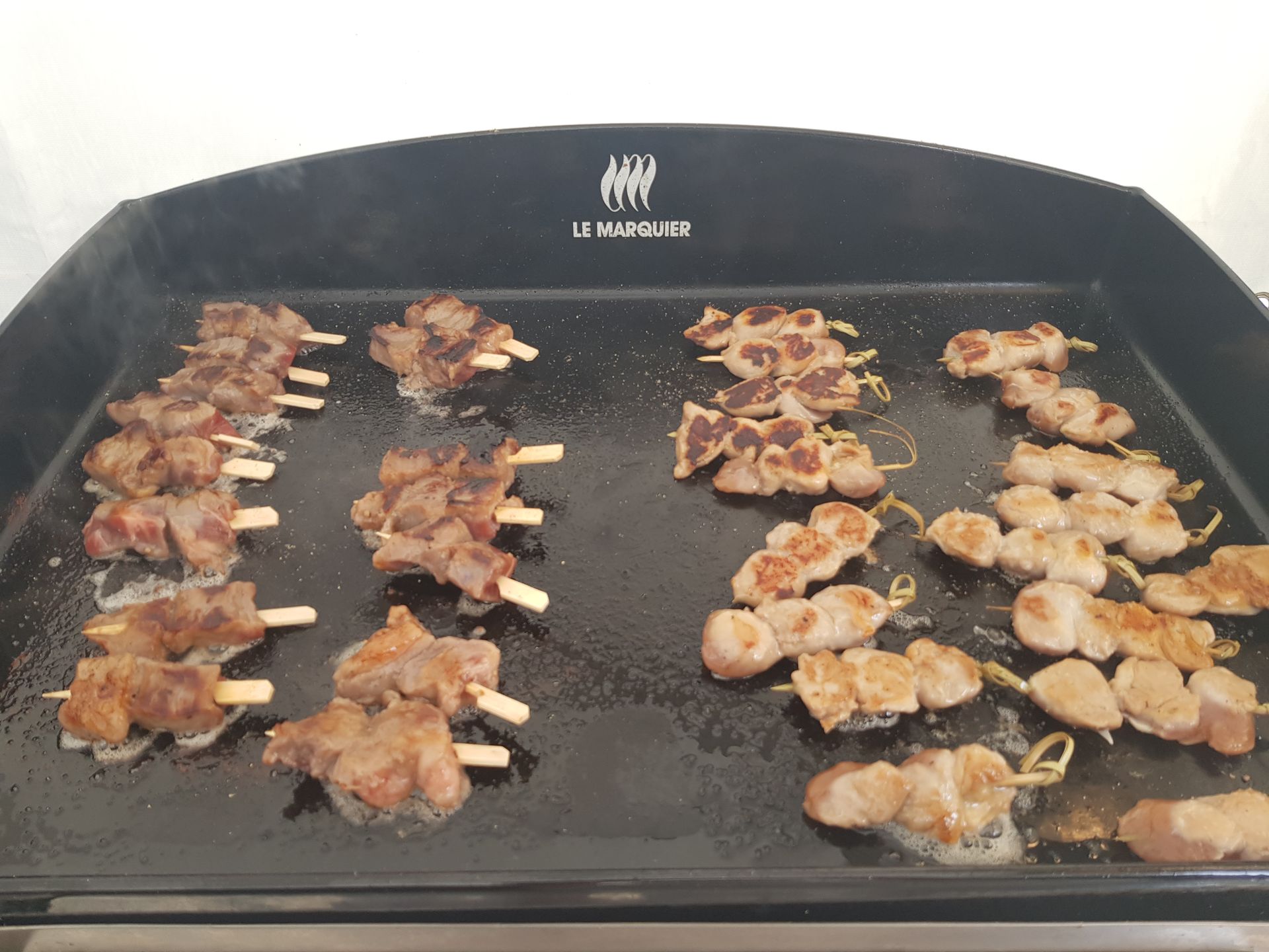 Petites brochettes au barbecue