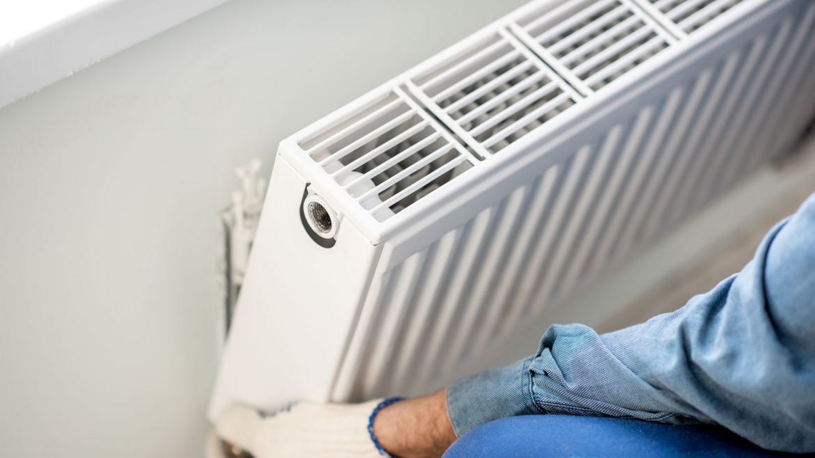 Le remplacement d'un radiateur.