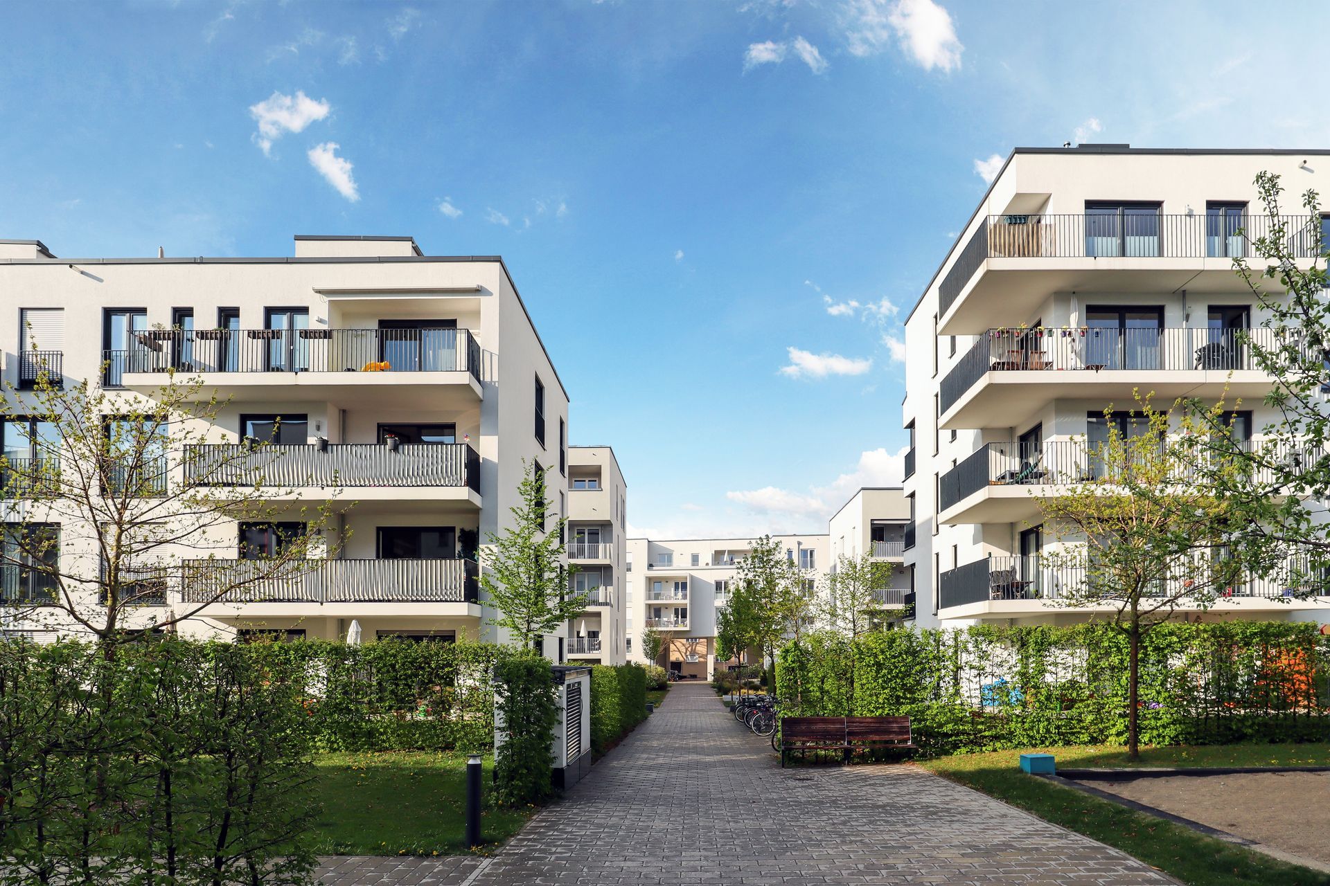 Moderne Appartments mit Balkonen