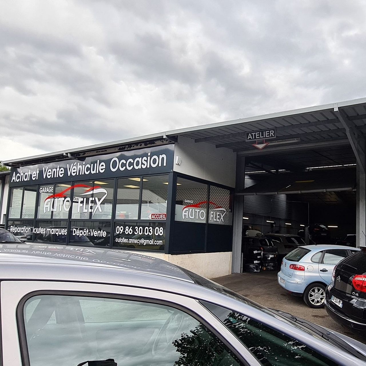 L'extérieur du garage AUTO FLEX.