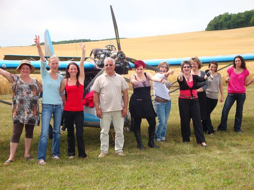 Groupe de personnes pour le baptême de l'air