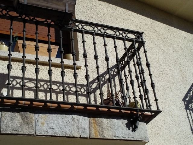 Verja de hierro forjado a medida en Los Molinos, Madrid - Industrias Metálicas Manchón