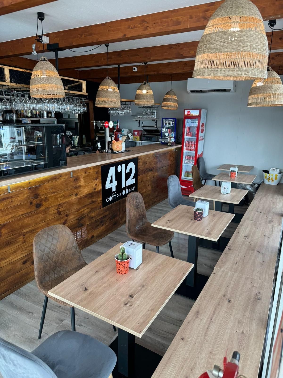 Sofá estilo banqueta de madera (melamina)