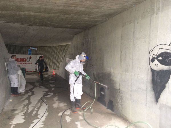 effaçage de graffitis