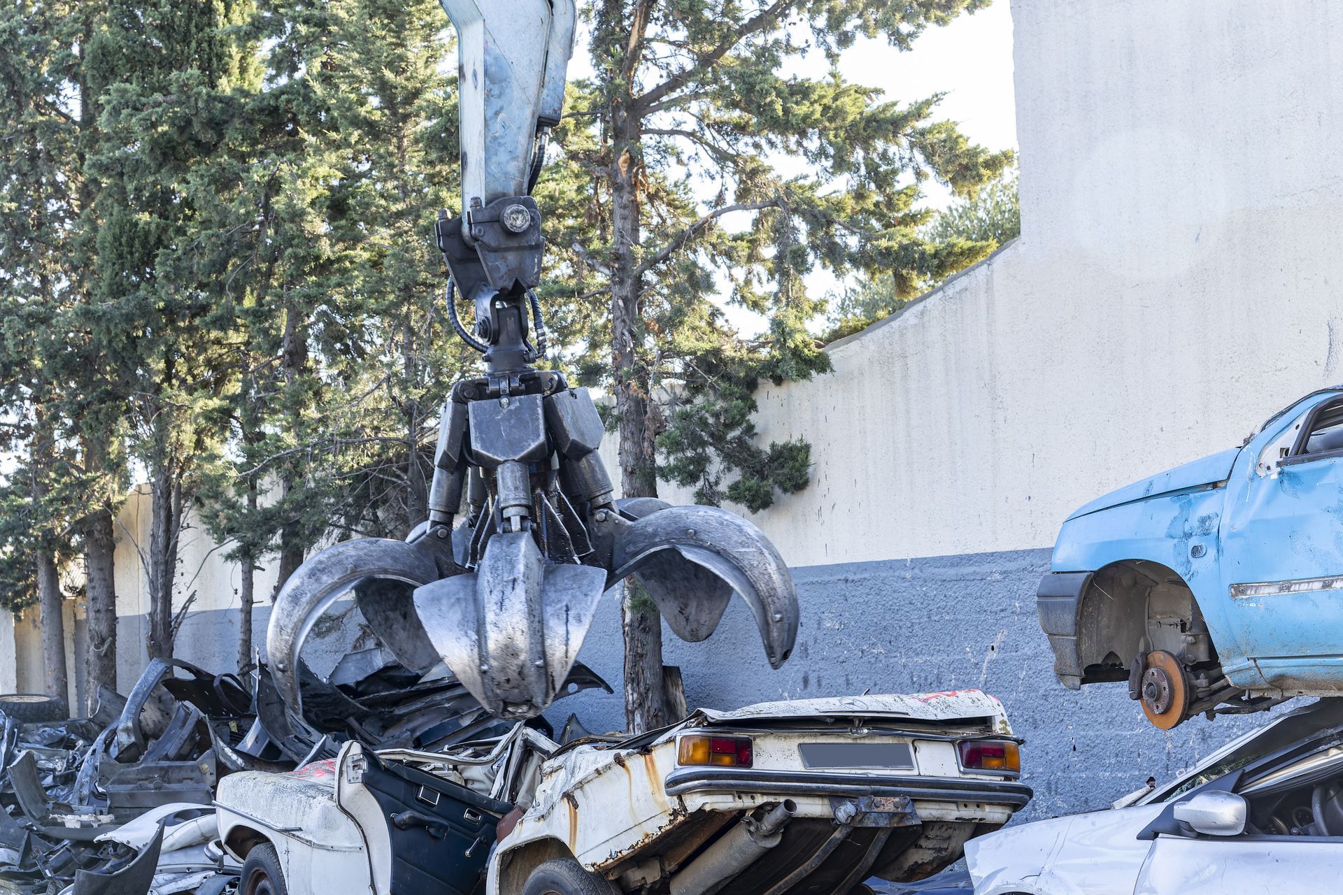 Destruction de voiture ancienne