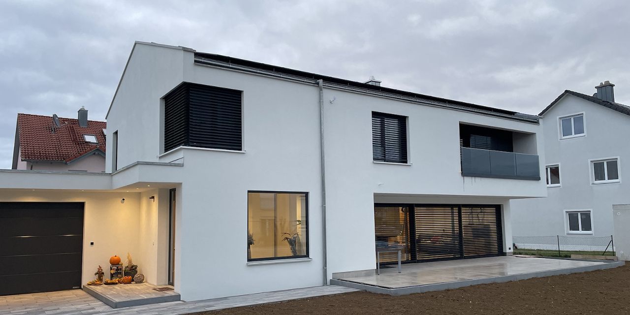 Modernes Einfamilienhaus in Friedrichshofen – Neubauprojekt von Bauunternehmen GASSAN Modernes Einfamilienhaus in Friedrichshofen – Neubauprojekt von Bauunternehmen GASSAN