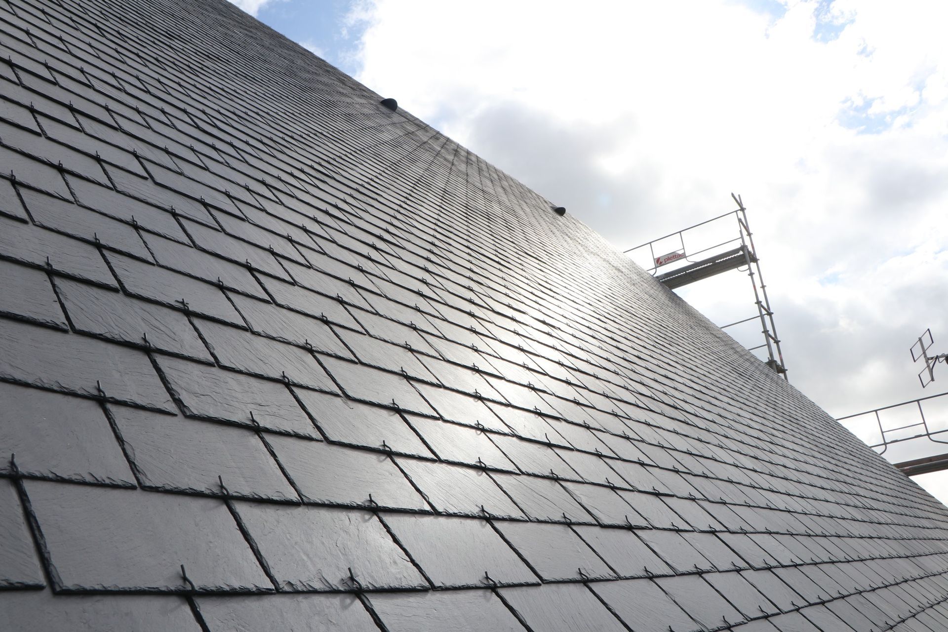 Pose de couverture en ardoise