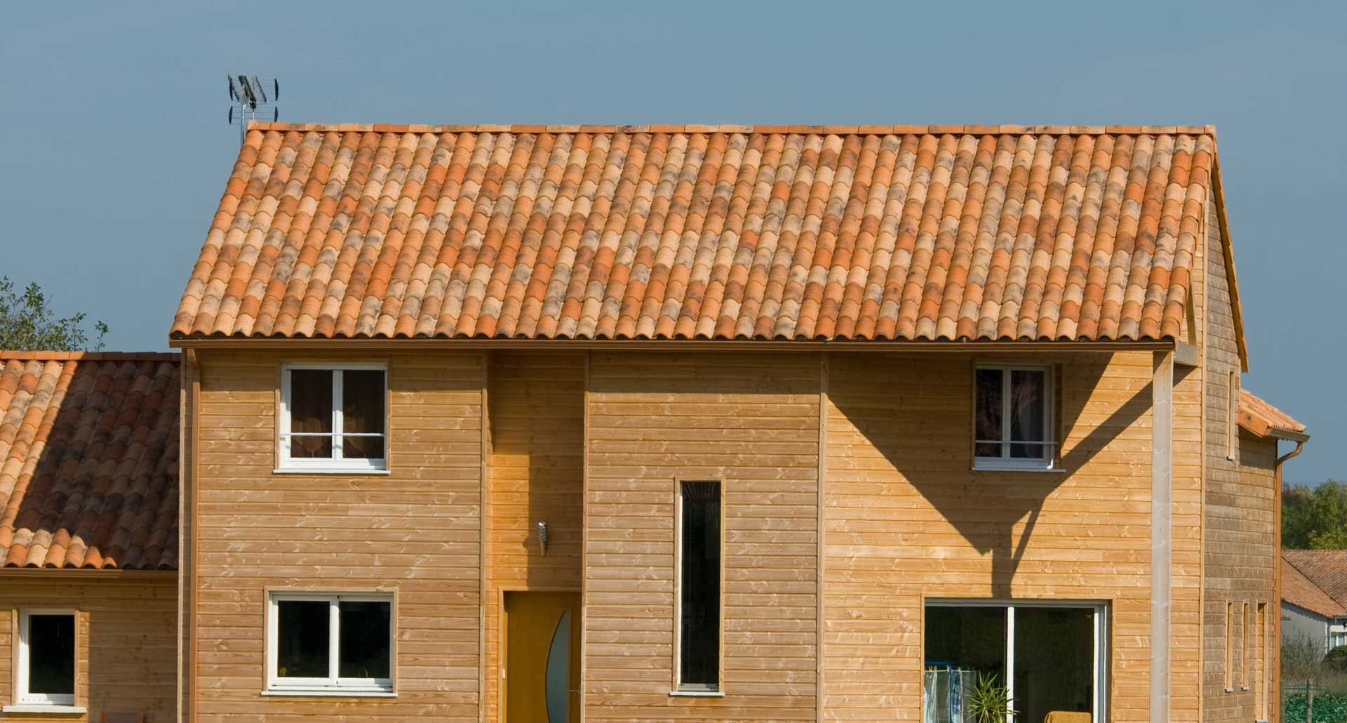 Maison écologique avec finition en bardage bois