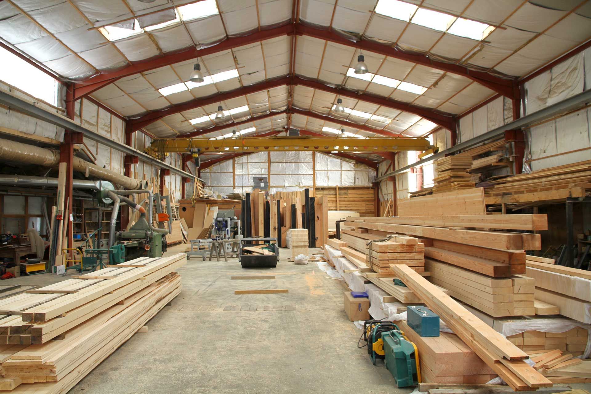 Atelier de préparation de charpente en bois