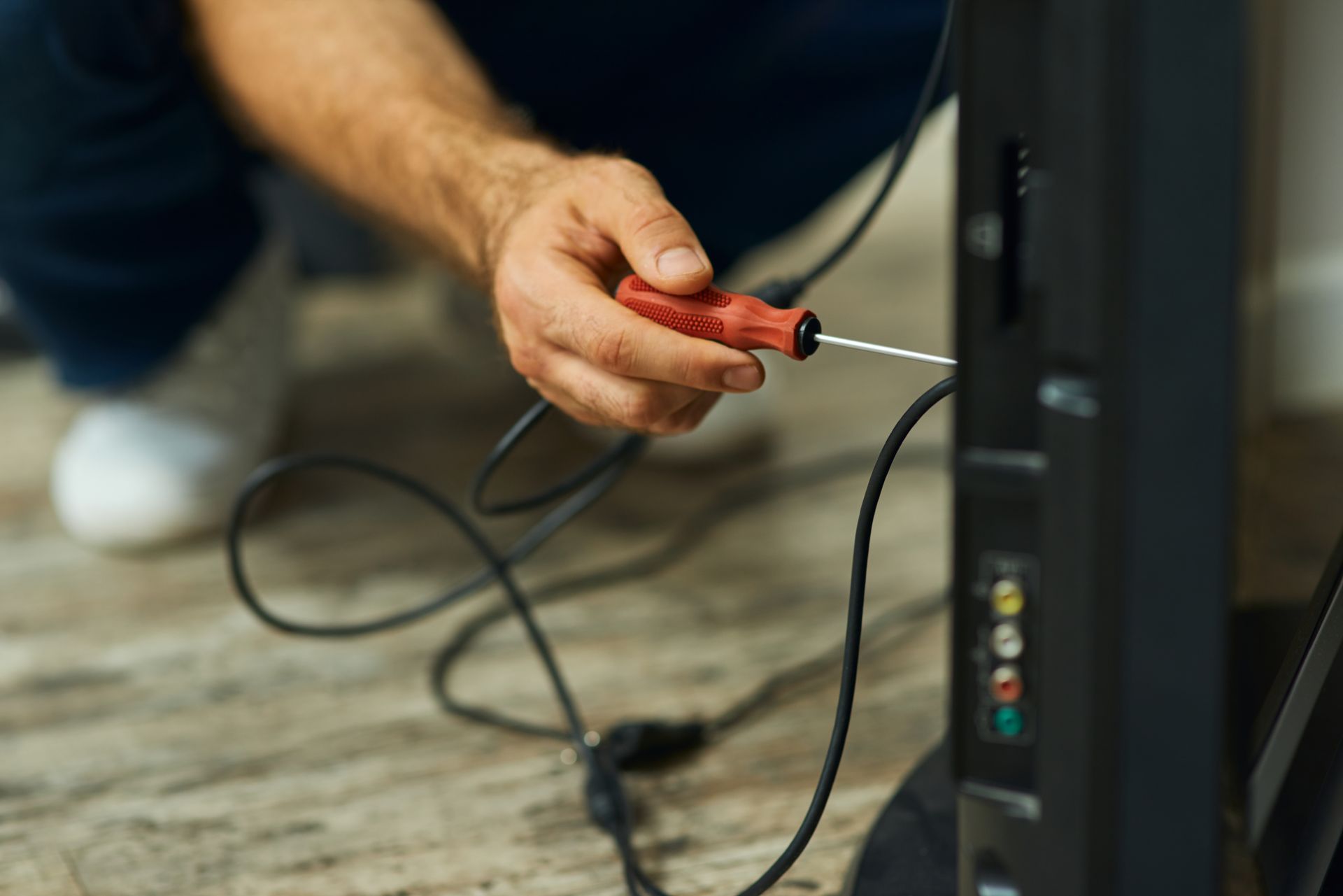 Réparation d'une télévision