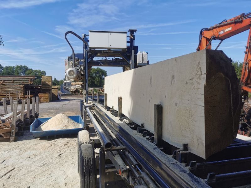 Mobile Sägemaschine von Tribale Günter Mobiles Sägewerk im Einsatz