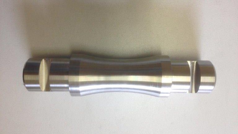 Drehteil mit zwei Einkerbungen