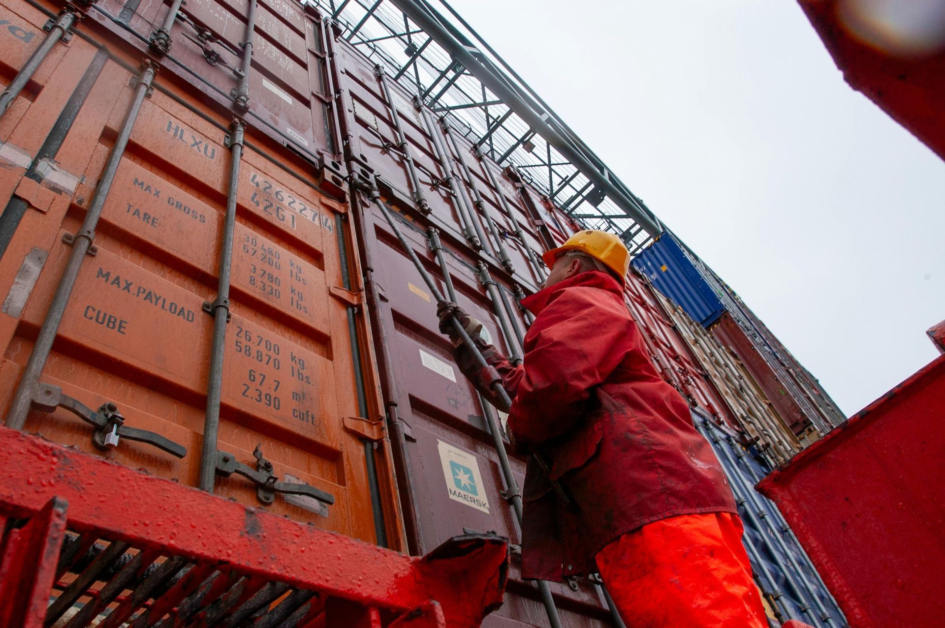 Professional cargo lashing and sea-fastening operations in the Port of Rotterdam.