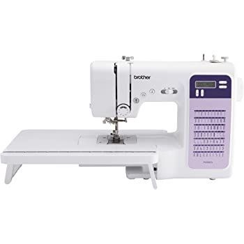 Una máquina de coser Brother está colocada encima de una mesa.