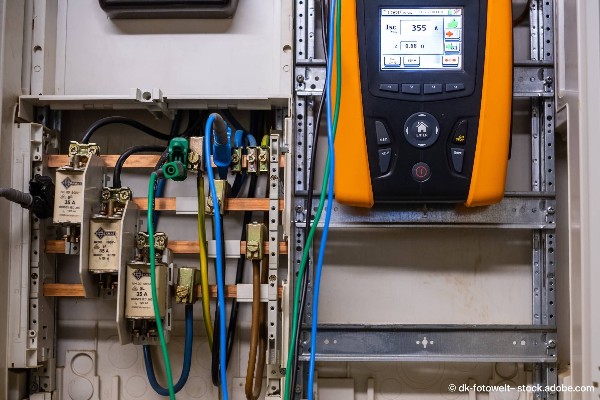 Elektroinstallation, Datenkabel, Messgerät