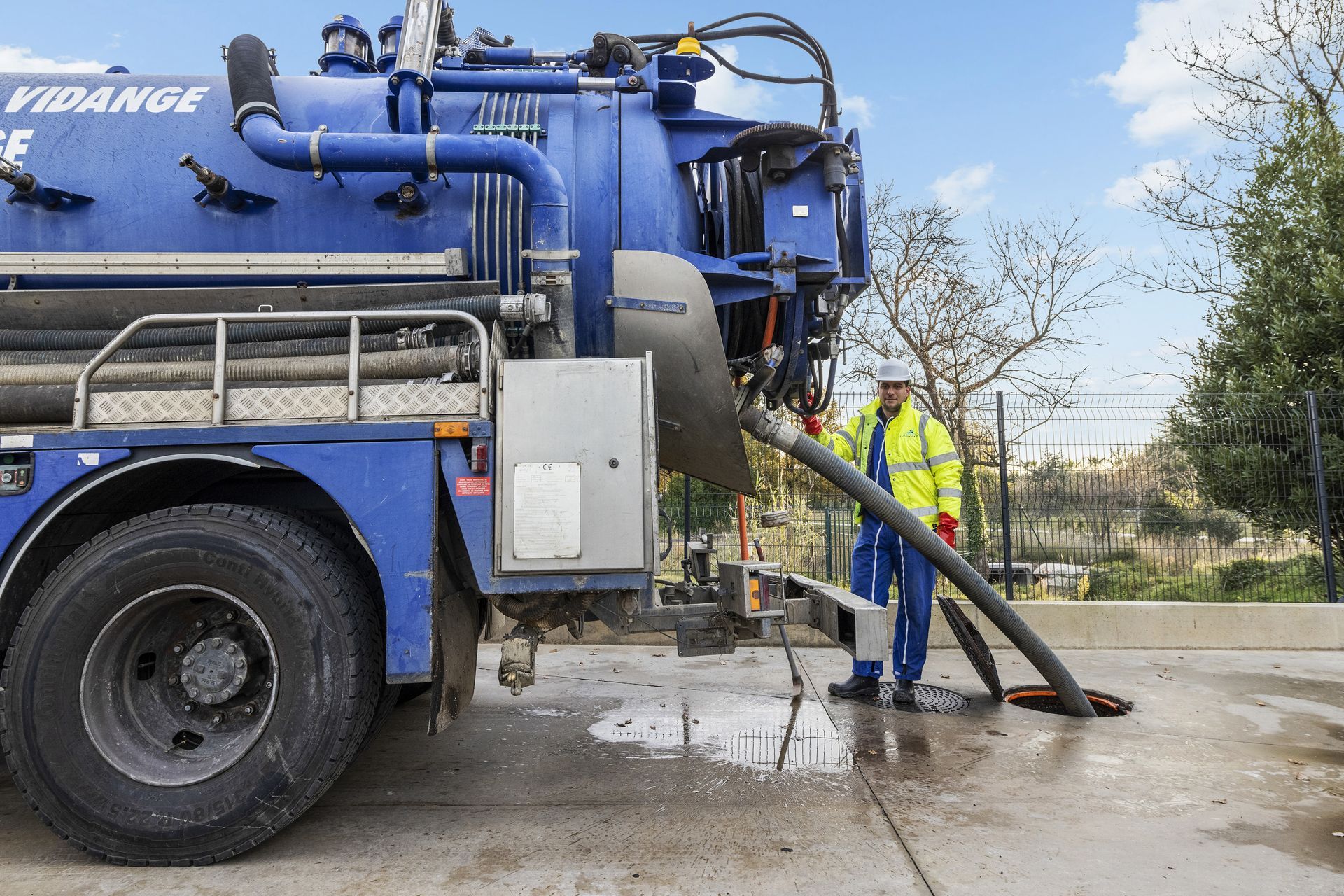 Professionnel de l'entreprise en plein travail