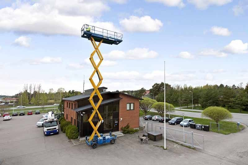 Kuva Saksityölava nostettuna enimmäiskorkeuteen, Avaa dialogin