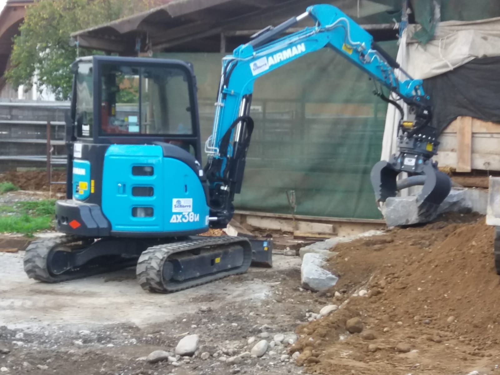 Bagger- und Umgebungsarbeiten - Schorro Bagger und Umgebungsarbeiten GmbH