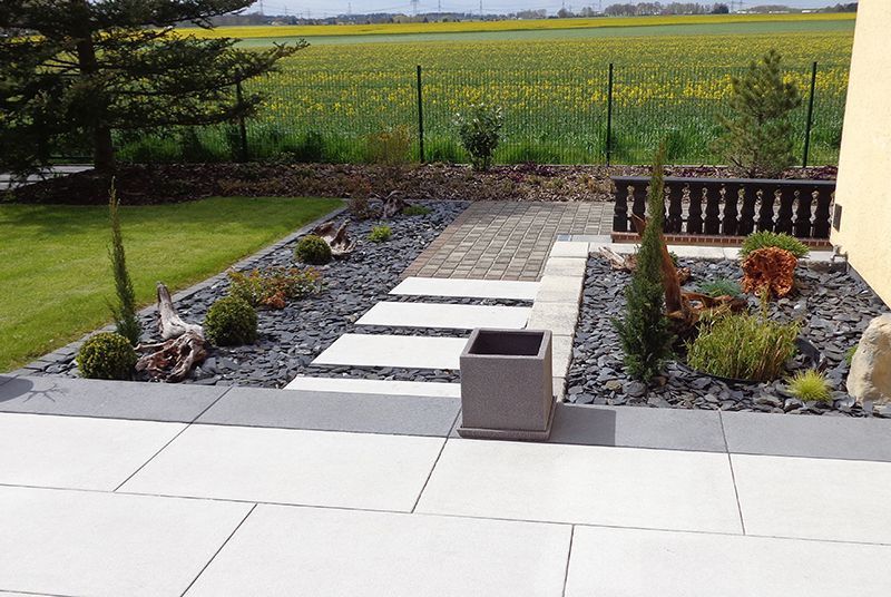 Von Tirschmann Garten- und Landschaftsbau angelegter Garten