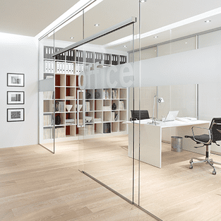 Glastür in einer Glaswand