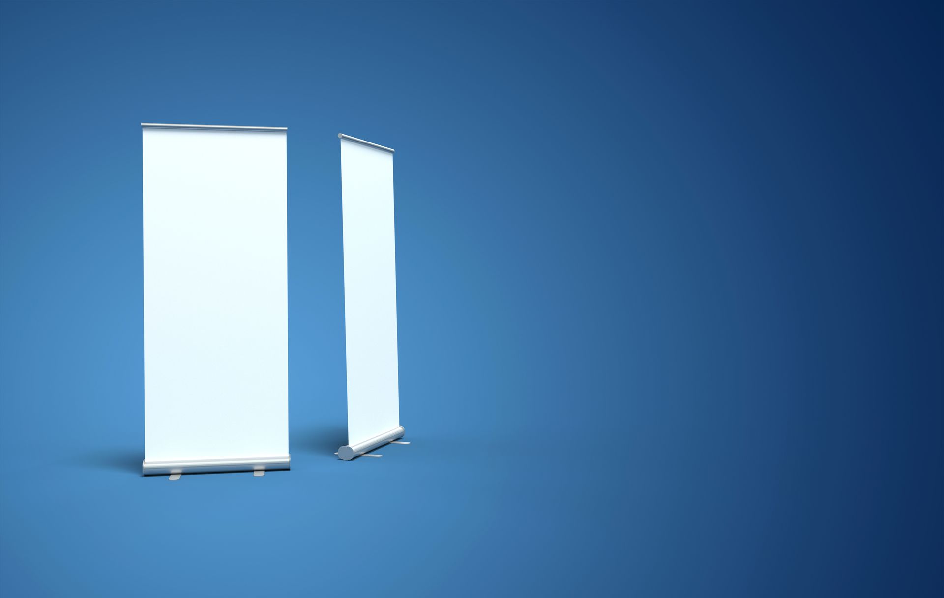 Kakemonos de démonstration sur un fond bleu.