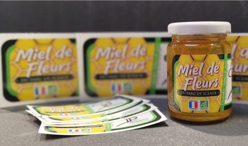 Étiquettes pour des pots de miel.