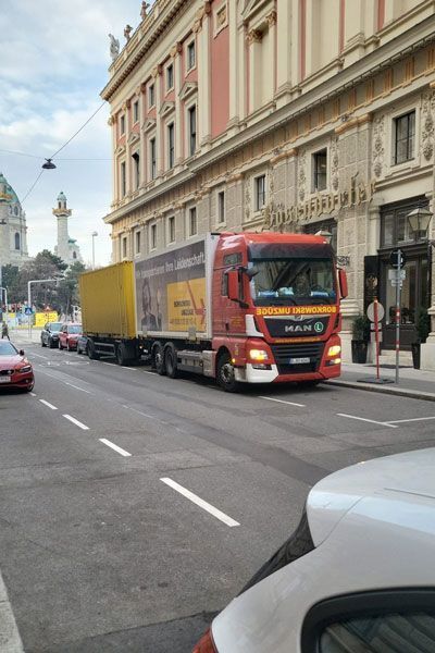 Bild Borkowski Umzüge Berlin Tourneefahrzeuge