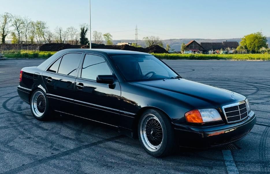 Ancona Carrosserie + Malerei