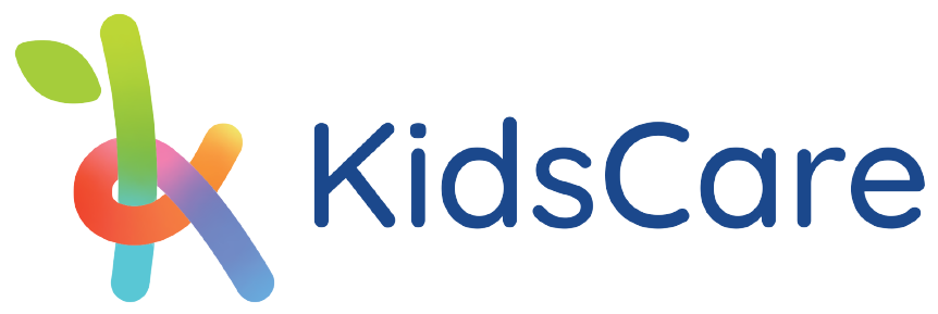 Logo KidsCare avec une forme « K » colorée et un texte bleu foncé.