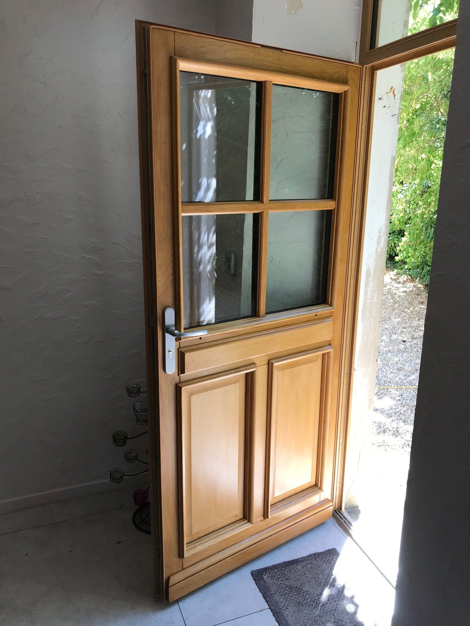 Porte d'entrée en bois