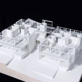 Innen- & Aussenmodell im Mst. 1:50 mit abnehmbaren Geschossebenen