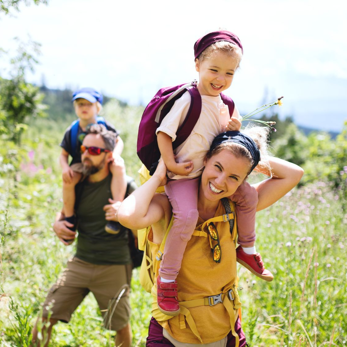 Une famille en randonnée