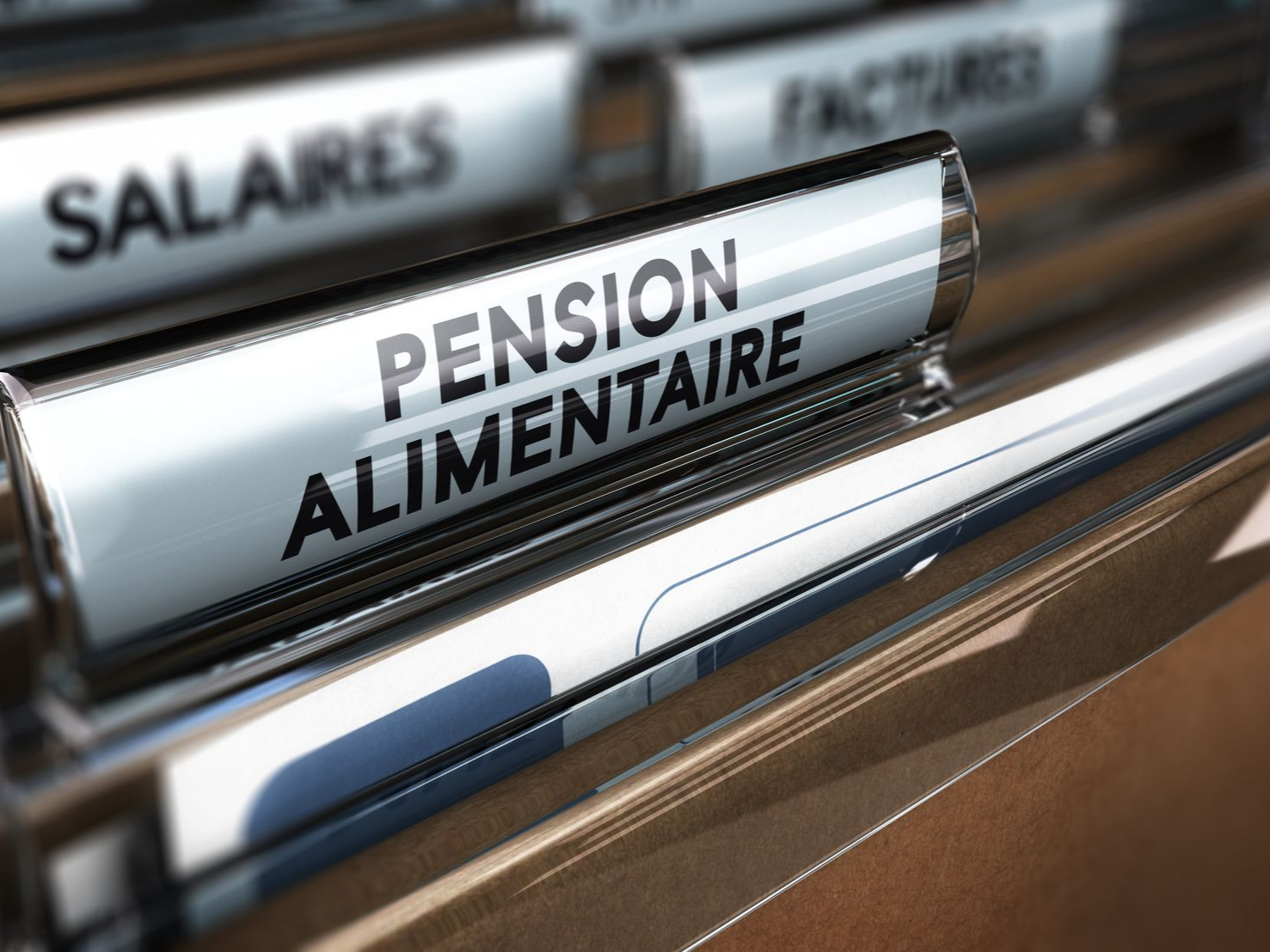 Un médecin donne une prescription