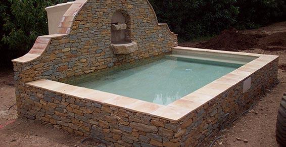 Matériaux de construction - Fontaine à eau