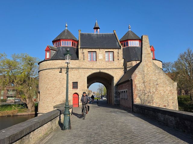 マキシム・モーフラ、「LE PONT DE LEGUENAY, BRUGES」 マキシム