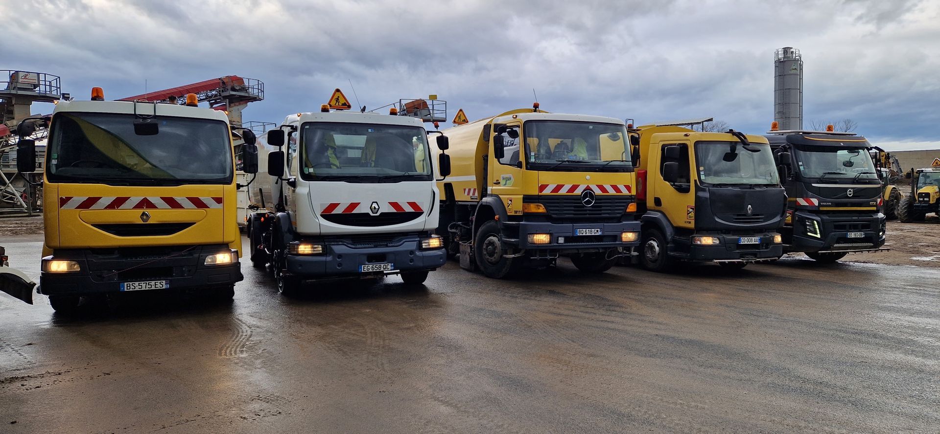 Camion équipée pour le balayage de voiries
