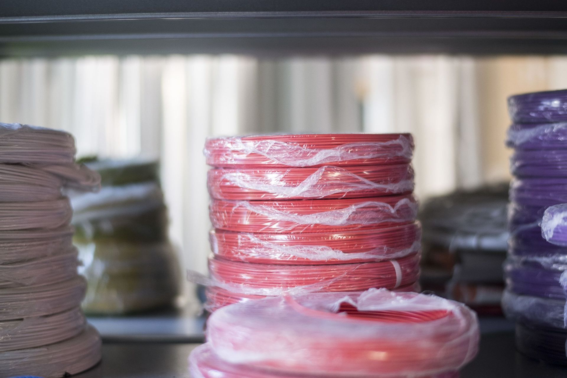 Rote Kabel - Z Feuz Elektro GmbH