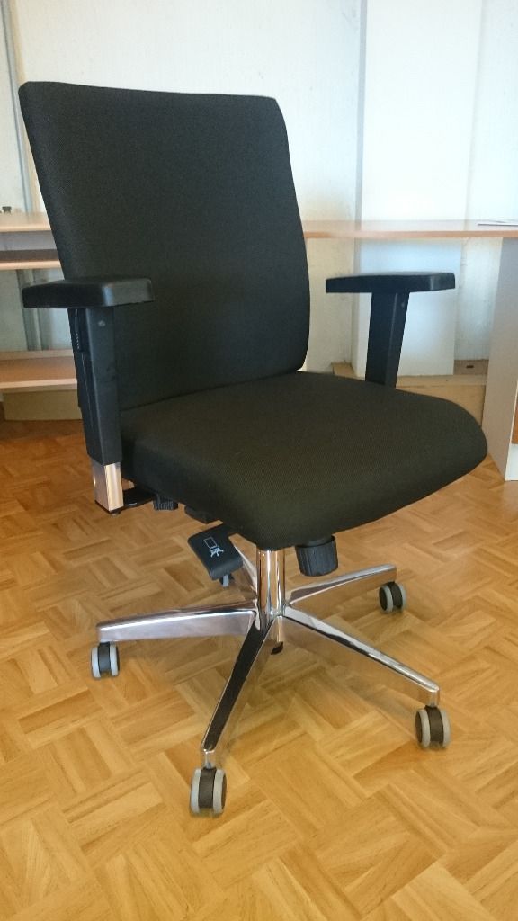 huonekaluliikevehvilainen