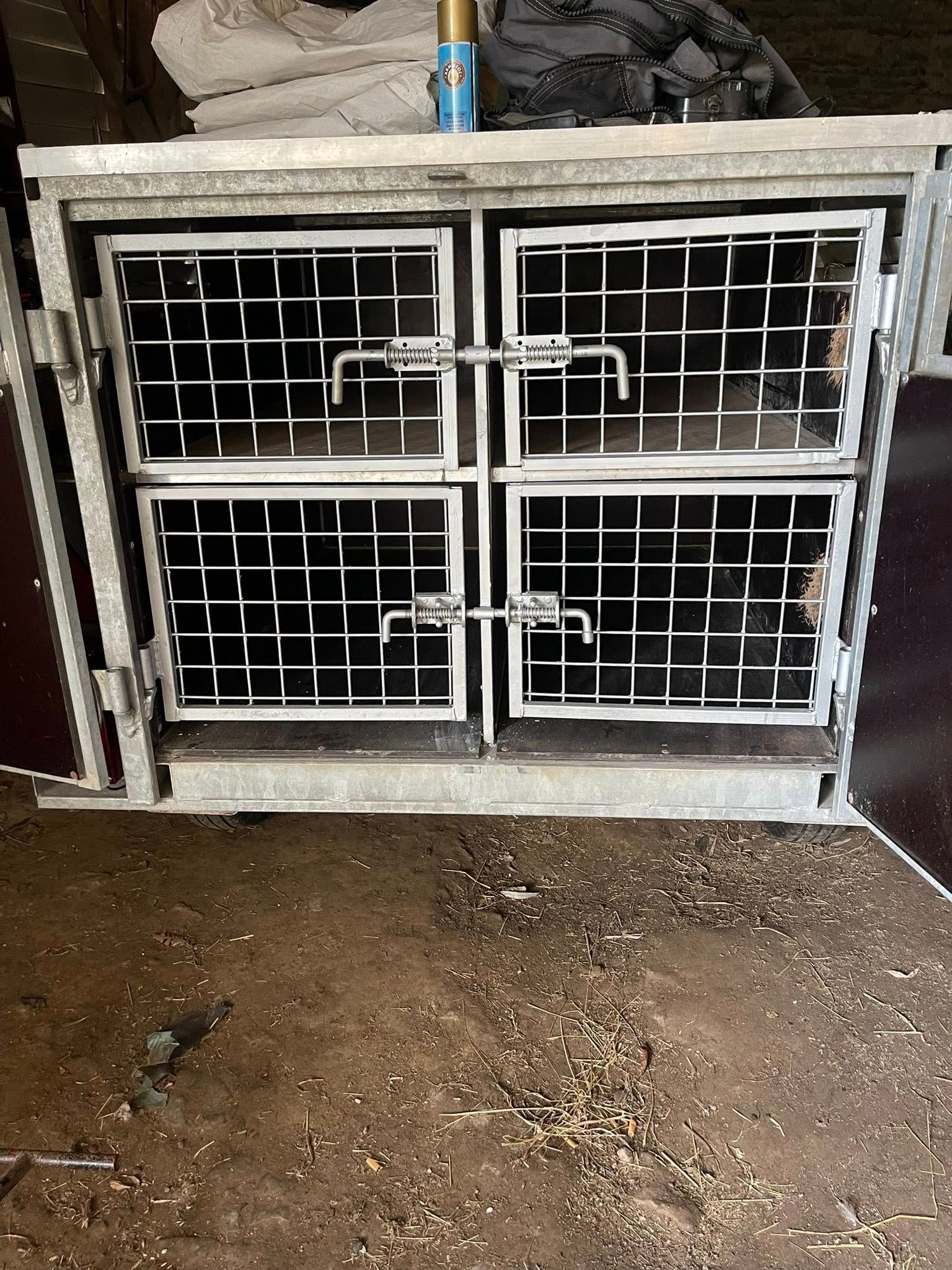 Une remorque de chasse.