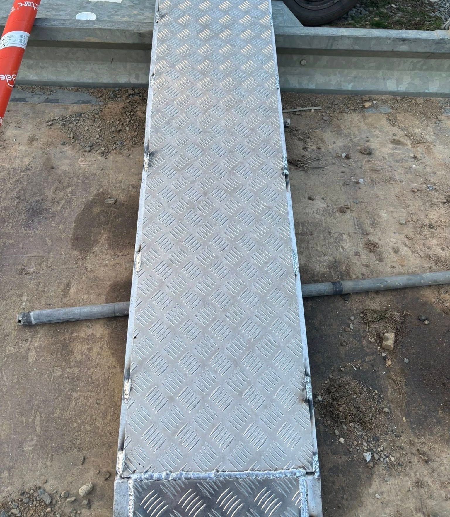 Rampe métallique en aluminium.