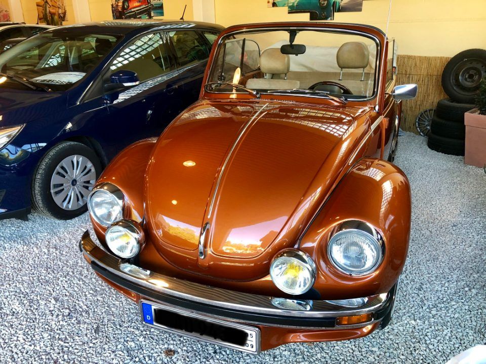 Käfer in der Oldtimer Ausstellung bei Lopez Automobile in Wuppertal