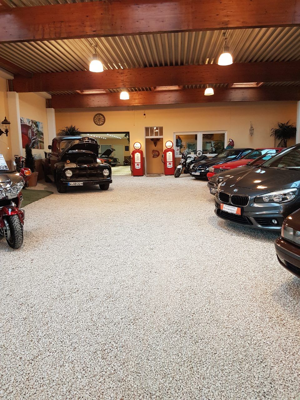 Ausstellungsraum von Lopez Automobile in Wuppertal