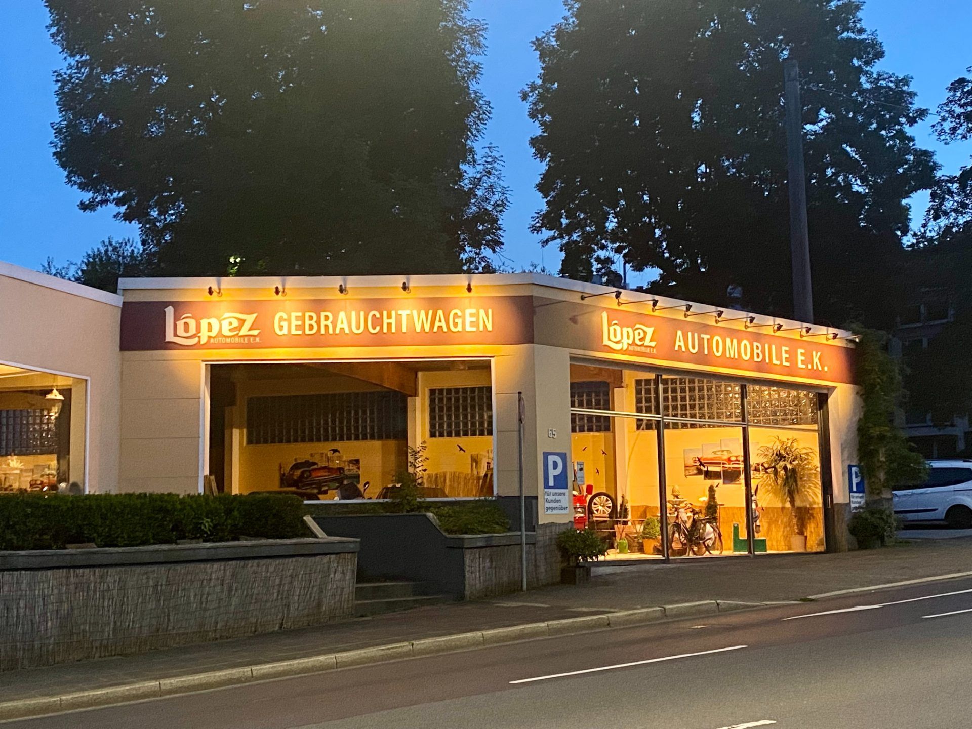 Lopez Automobile von außen